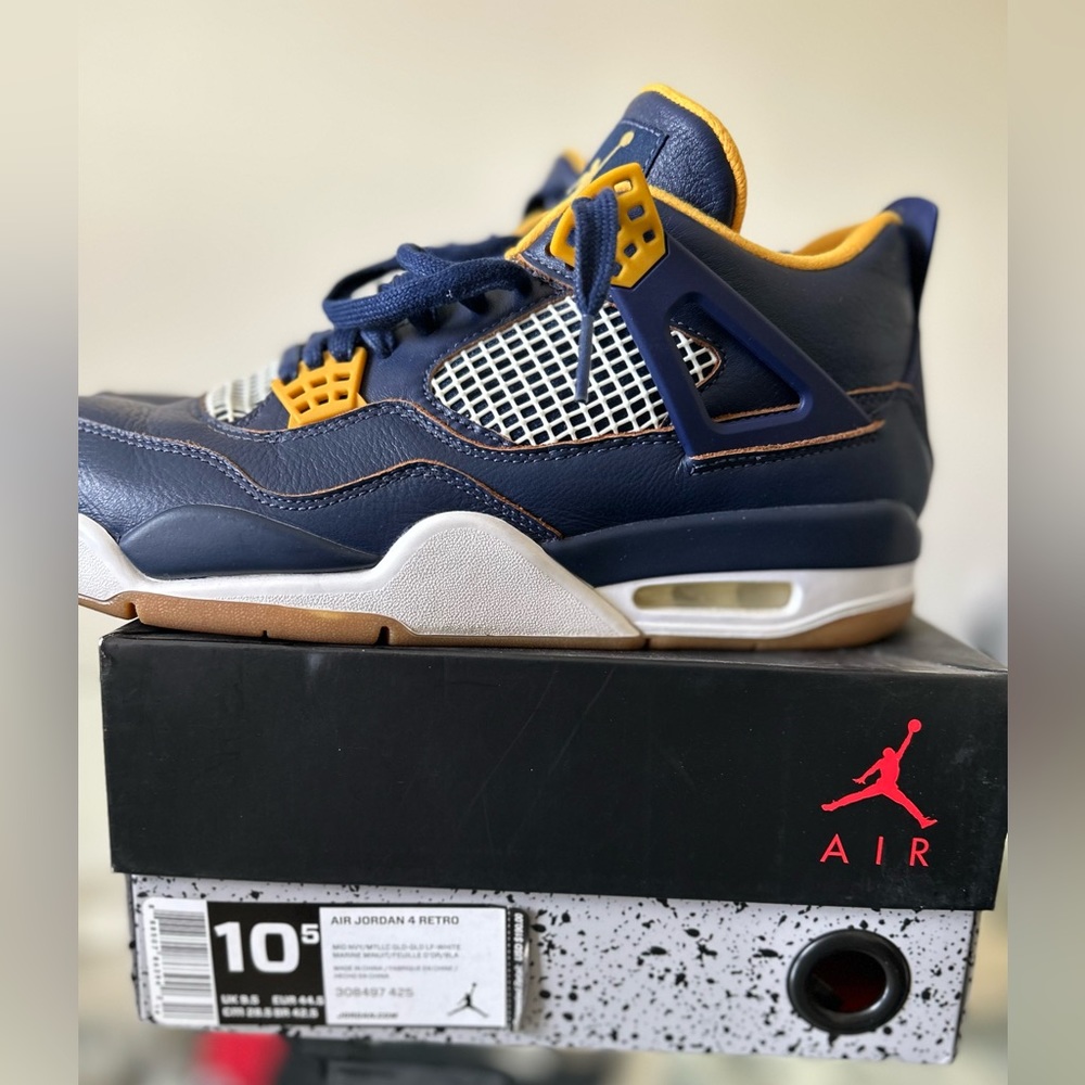 Air Jordan Retro 4